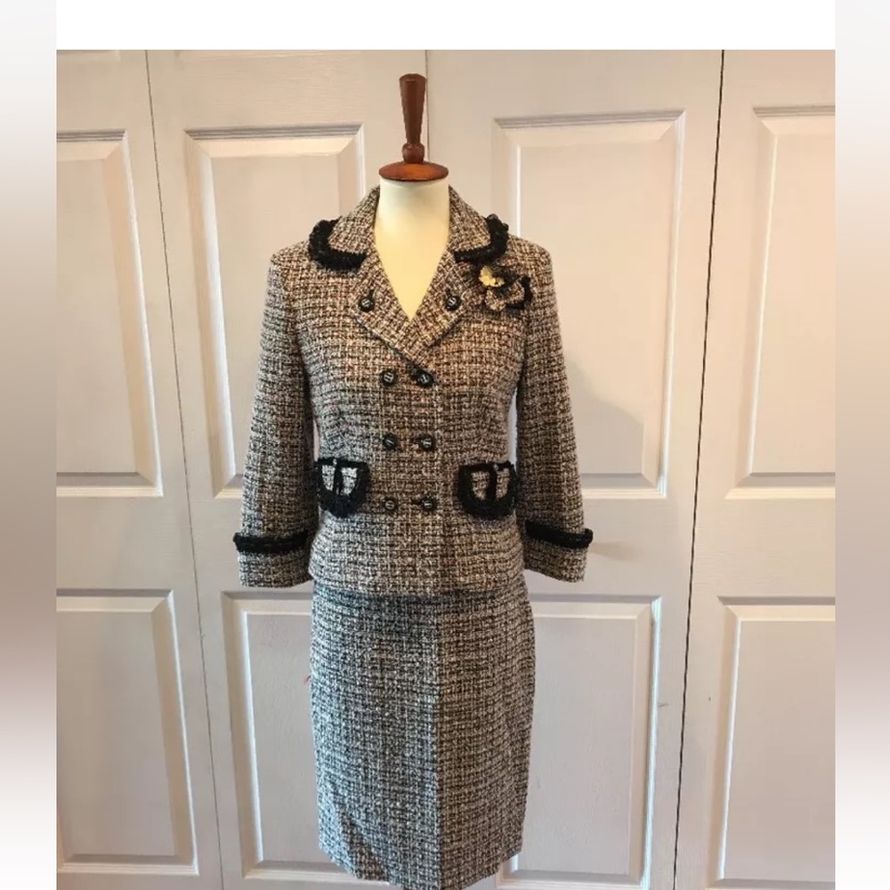 Cynthia Steffe Womans Tweed Suit. Size M